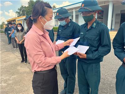 Image: LÃNH ĐẠO PHƯỜNG 1 THĂM CHIẾN SĨ MỚI NHẬP NGŨ NĂM 2022